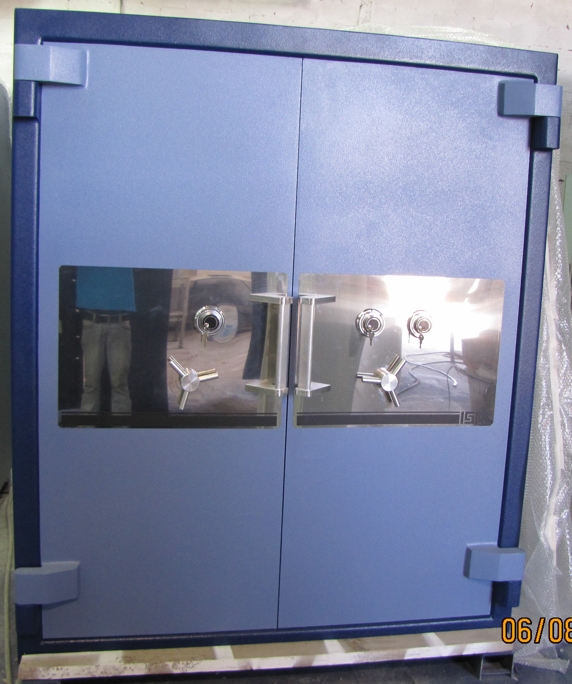 SUPER TREASURY DOUBLE DOOR